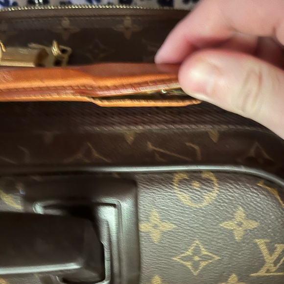 VINTAGE LOUIS VUITTON CARRY ON - Picture 13 of 13